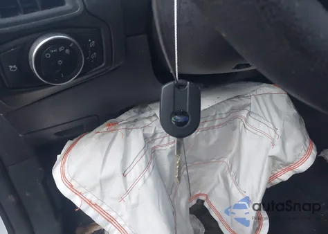 2015 Ford Focus Se z USA, uszkodzony, nr VIN 1FADP3F24FL375992